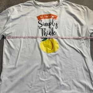 Simply Thick Peach Graphic Tee Unisex Sz M Funny Dark Humor Streetwear Y2k